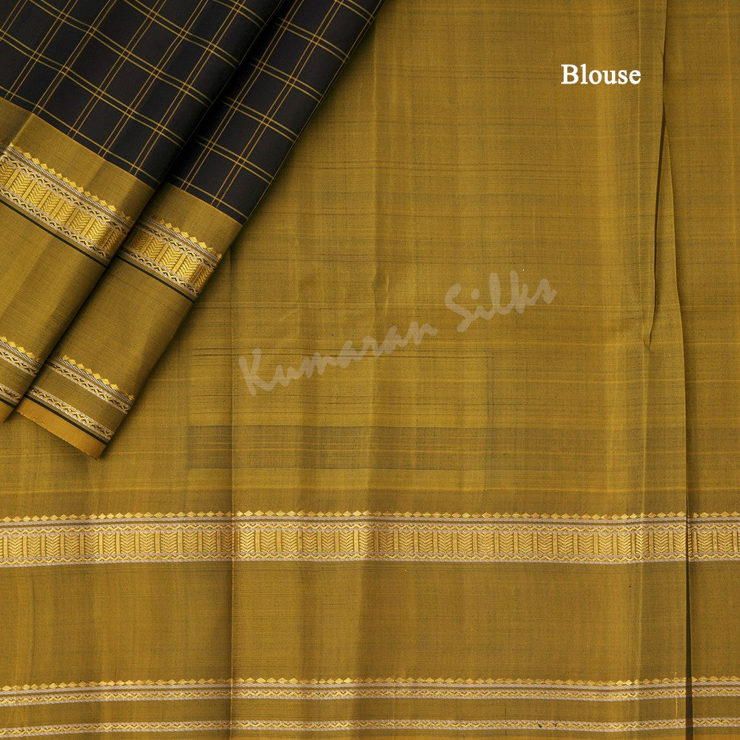 Bottle Green Checked Silk Saree With Contrast Border