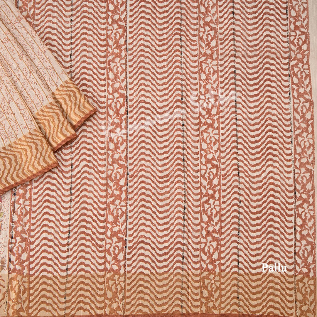 Semi Linen Cream Striped Printed Saree 03