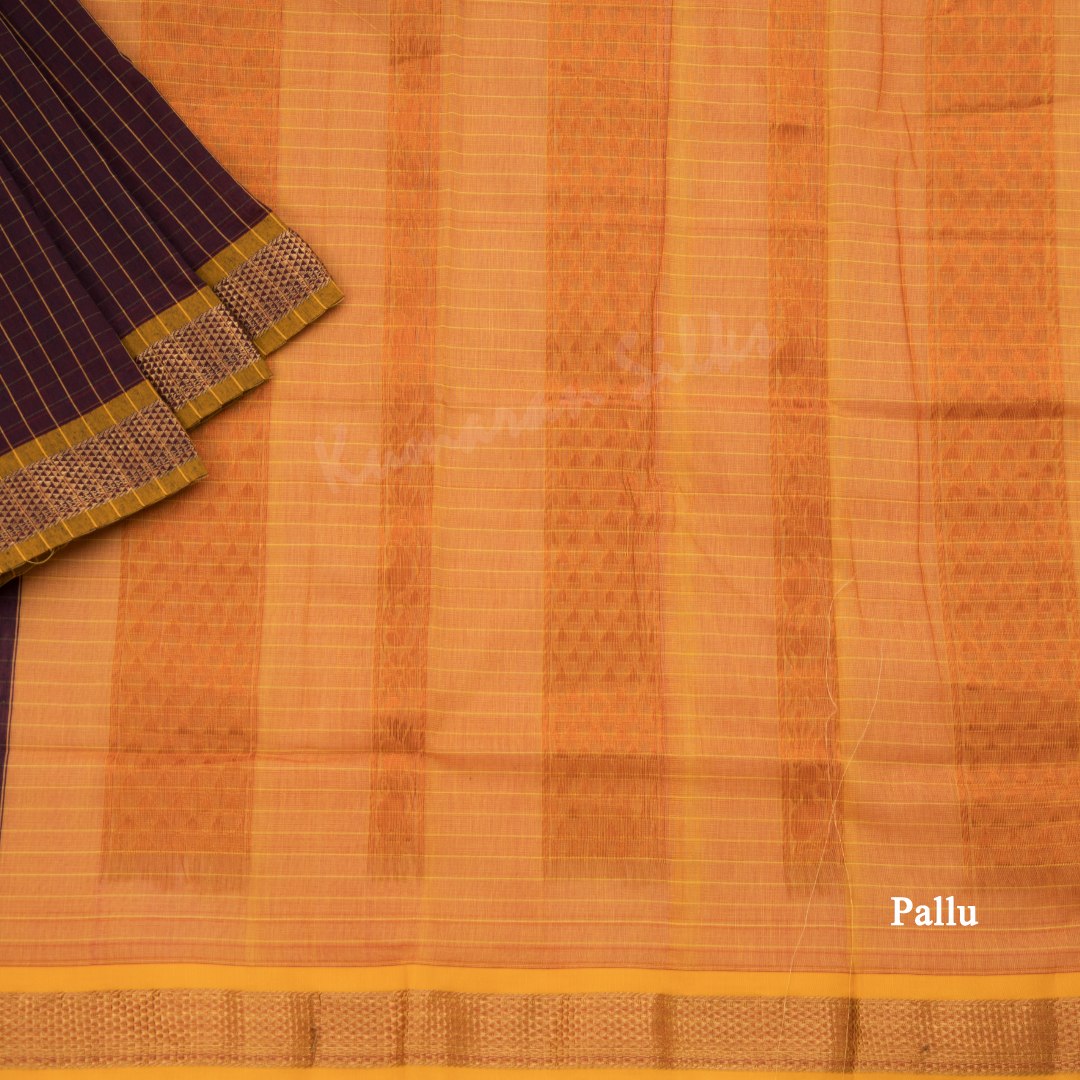 Poly Cotton Maroon Checked Saree