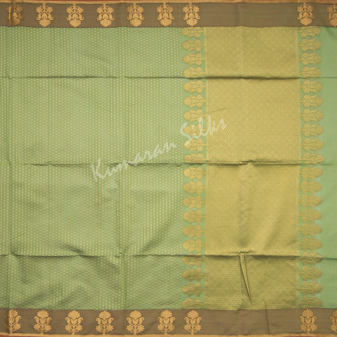 Plain Bottle Green Patteda Anchu Saree With Plain Parrot Green-Pink Bo –  Sayali Rajadhyaksha Sarees