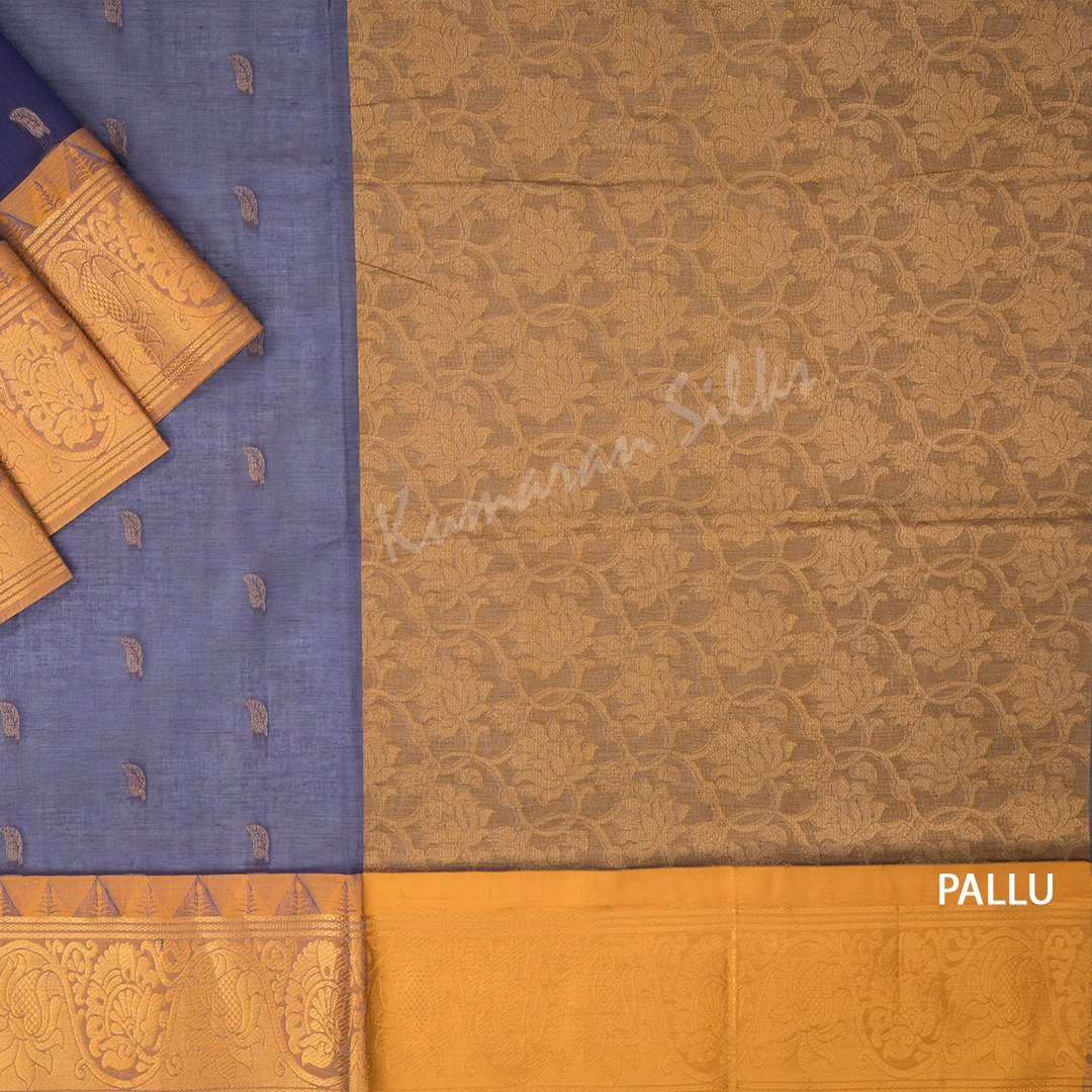 Buy Orange Patola Printed Saree In Dola Silk With Foil Detail Pallu And  Unstitched Blouse Piece