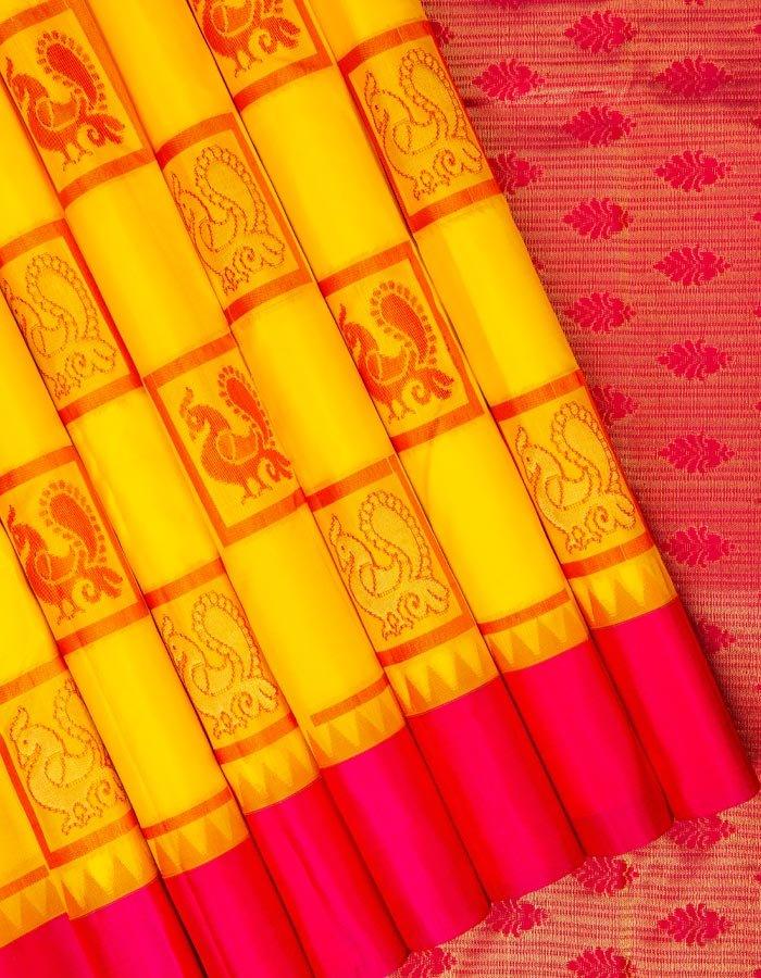 Shravya 33 - Kumaran Silks